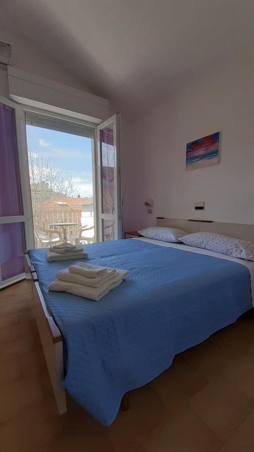 Hotel Elisabetta 2 Stelle カットーリカ エクステリア 写真